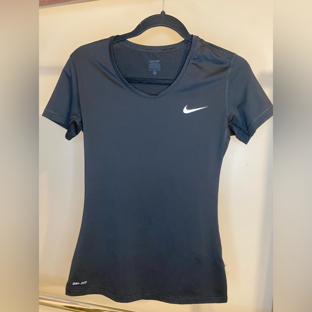 Nike workout tee